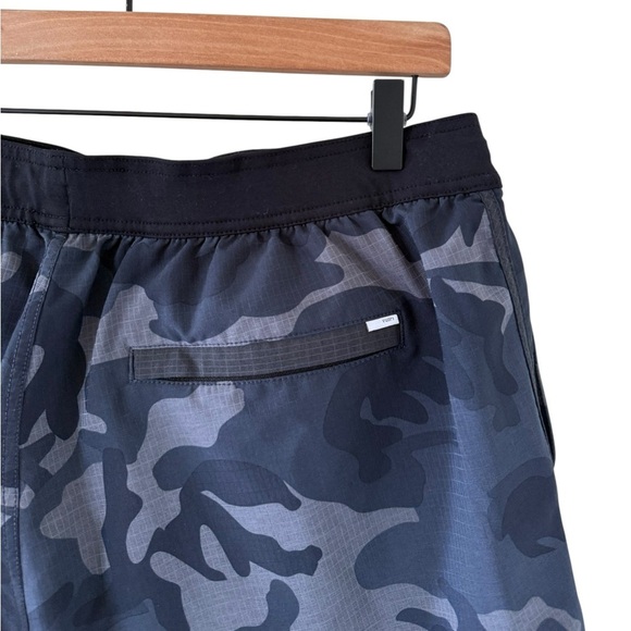 Vuori Mens Stockton Layered Compression Performance Shorts in Blue Grey Camo - Picture 7 of 7